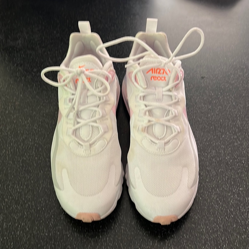 Nike Air Max React